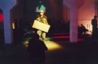 Performance im Pathos