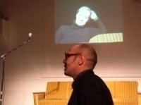 Performance im Pathos
